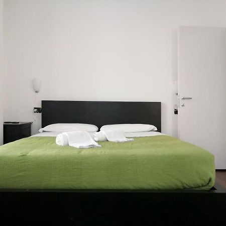 Al Molo 2 Apartment Комо Екстериор снимка