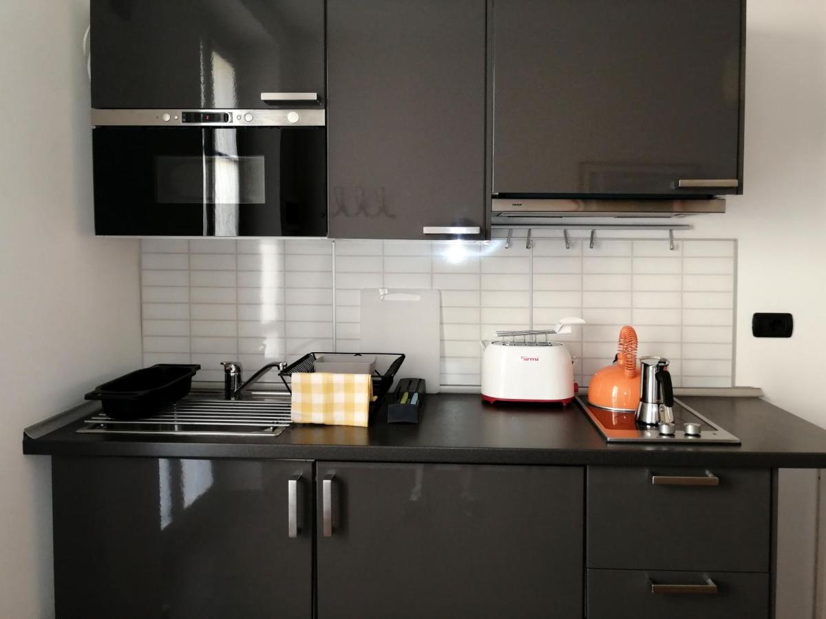 Al Molo 2 Apartment Комо Екстериор снимка